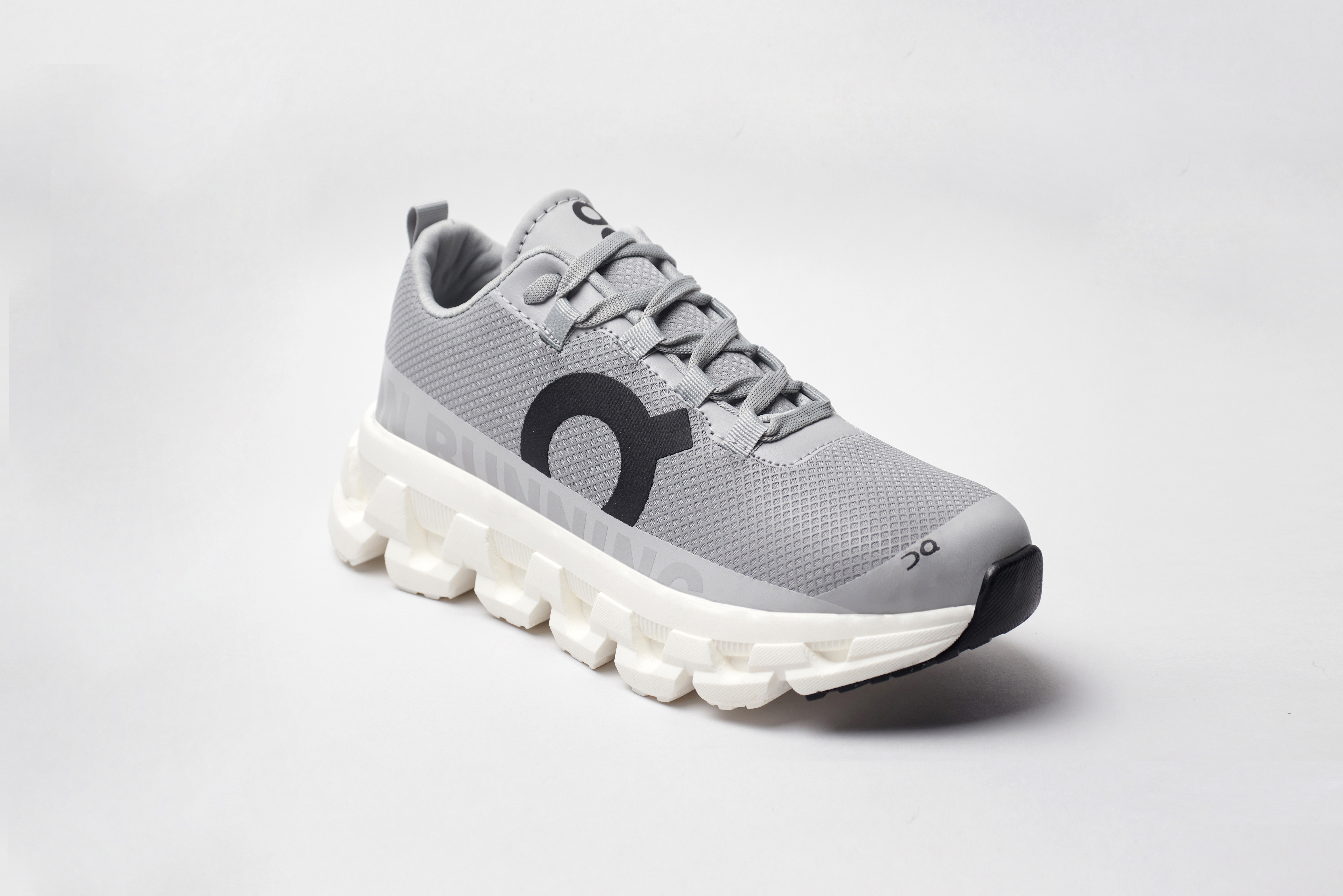 ON CLOUD RUNNING AA GRIS